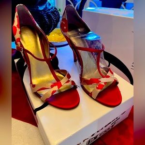 NWOT Nine West NWHAYEK LIGHT GREY AND HOT PINK SATIN STRAPPY SANDALS SIZE 8